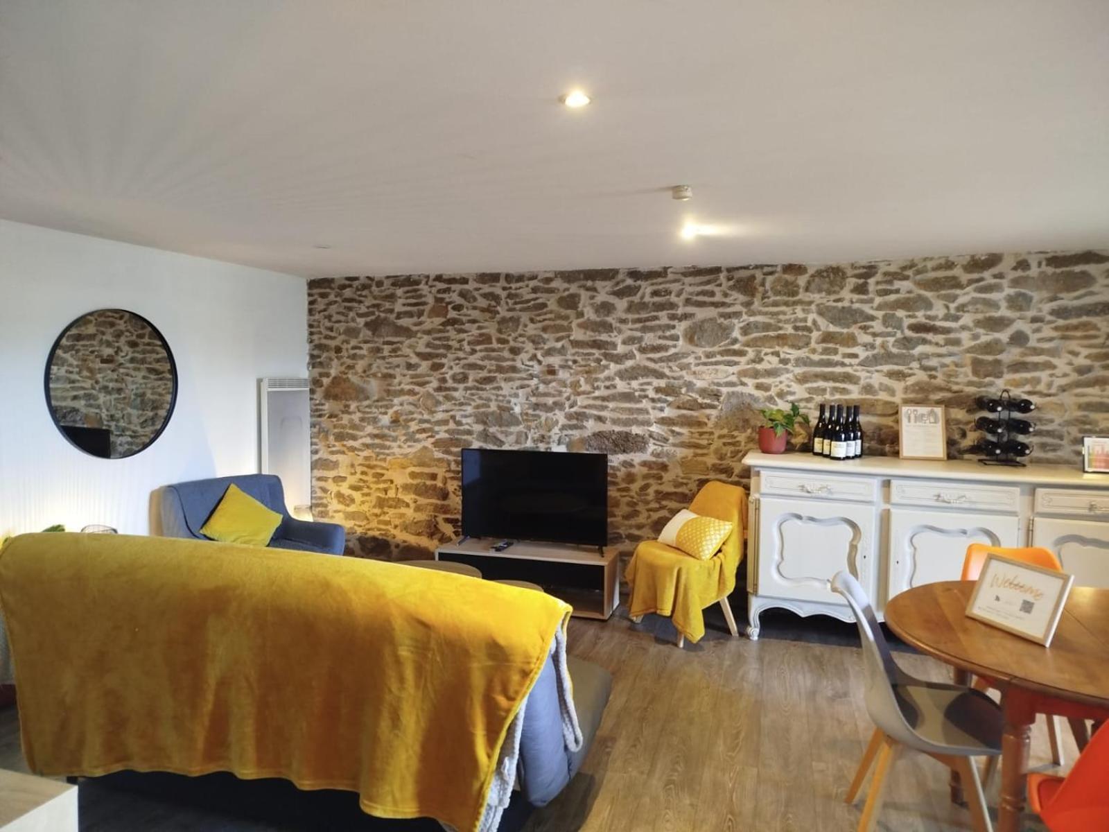 Chez Pauline & Vincent Cote Canal Apartment *